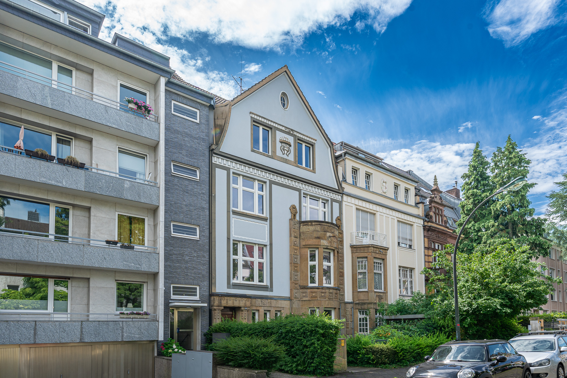 Wohnimmobilien Mehrfamilienhaus Fassade
